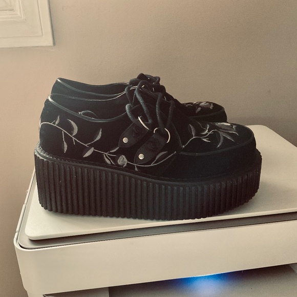 Demonia Shoes - Demonia Creeper 219 Black Velvet size 8